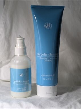*SEALED* Daily Essentials Glycolic Cleanser 12 OZ SET Thorough Cleansing Formula